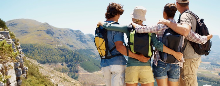 Read more about the article Group Travel vs. Solo Travel – Which Is Best for You?