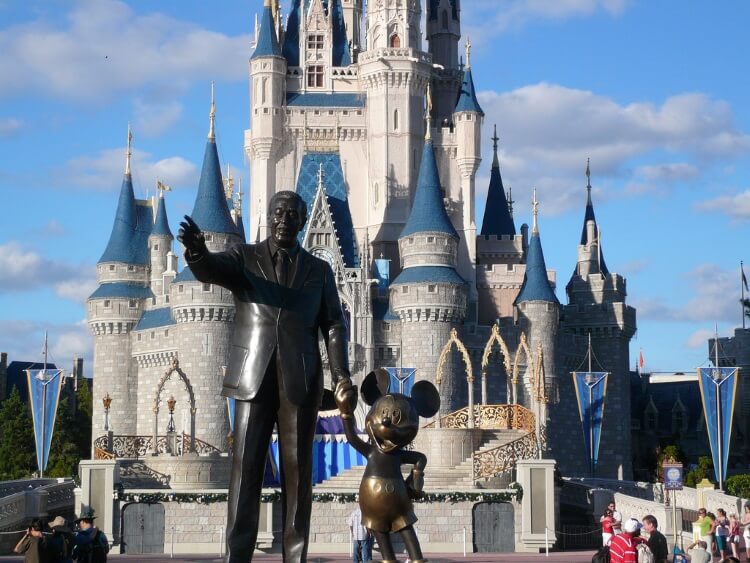 Read more about the article What Makes a Disney Tour Educational?